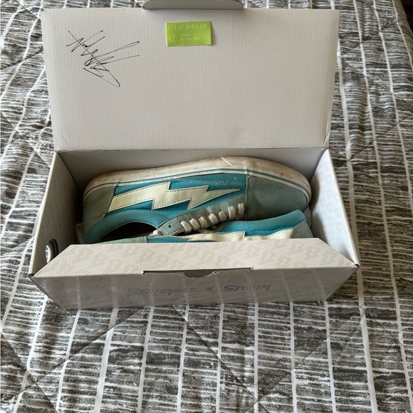 Revenge x storms with box signed by Ian Connor - Picture 1 of 5